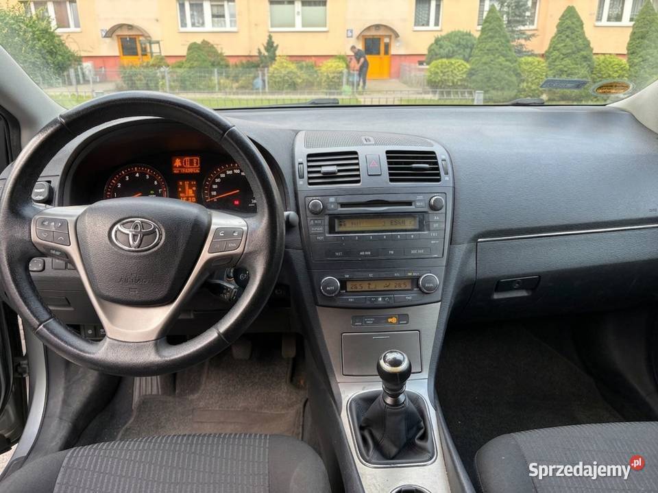 Toyota Avensis 18 Kombi 2009 pewna 2 komplety 183886km Szczecin sprzedam