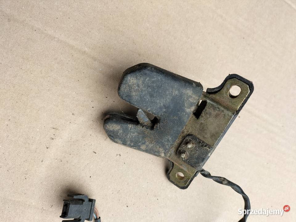Audi 80 90 B4 80B4 ZAMEK KLAPY BAGAŻNIKA SEDAN Kamień-Kolonia