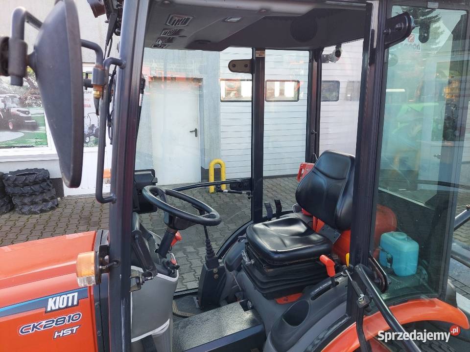 Ciągnik ogrodniczy komunalny Kioti CK2810 HST Łubowo