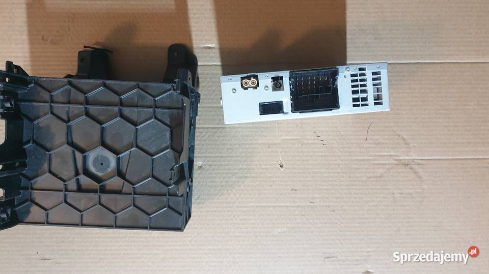 AUDI A4 A5 A6 A7 A8 Q5 Q7 MODUŁ RADIOWY MMI 3G Rok produkcji 2012