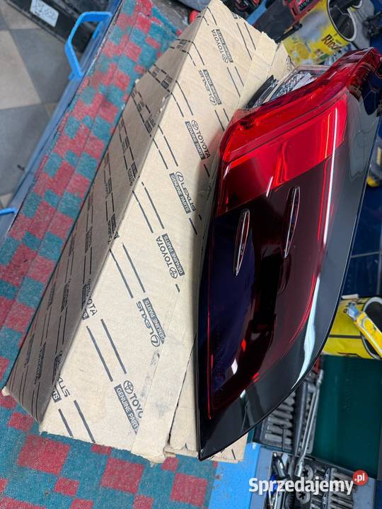 NOWA ORYGINALNA LAMPA PRAWA TYŁ TOYOTA COROLLA mazowieckie Wołomin sprzedam
