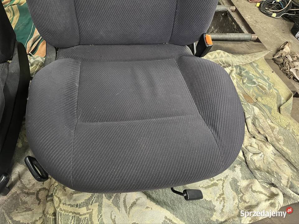 Fotele przód Audi 80 Rok produkcji 1994