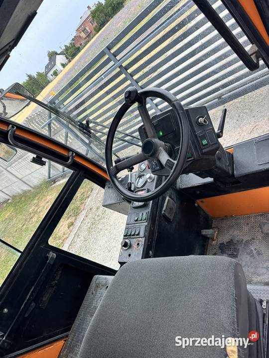 Zamiatarka BUCHER CityCat 2000 z silnikiem Rząśnia