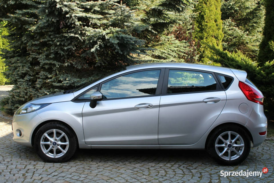 Ford Fiesta Benzyna 82 5 drzwi Zadbany Rok produkcji 2010 Lubań