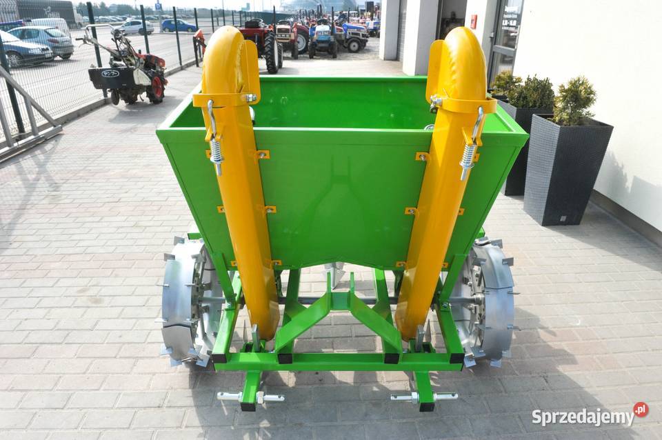 Sadzarka dwurzędowa do sadzenia roślin