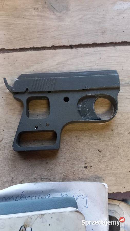 Straszak Slavia pistolet hukowy startowy 6mm