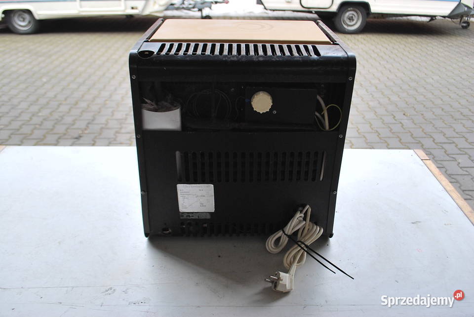 MAŁA TURYSTYCZNA LODÓWKA ELECTROLUX 12V 220V GAS