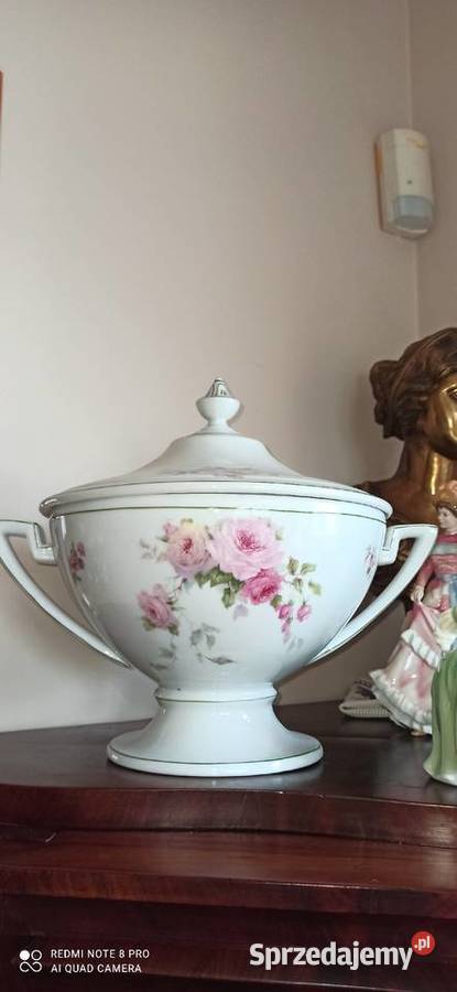 Waza Art Deco na stopie z pokrywką
Sygnowana pomorskie Gdańsk