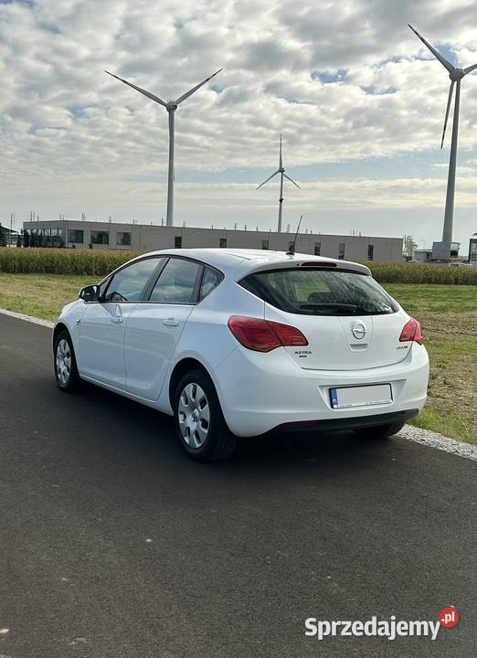 OPEL Astra IV J manualna Oława