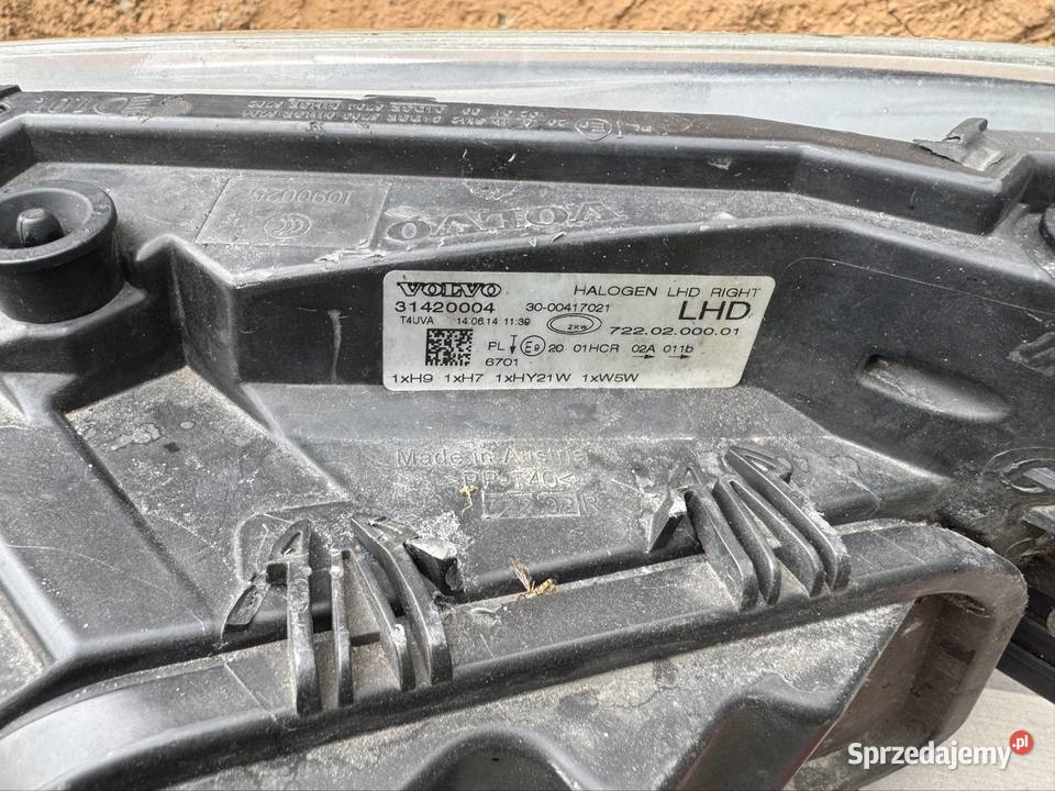 Volvo v40 II 2012 Lampa prawa przód Oe Eu Świecie sprzedam