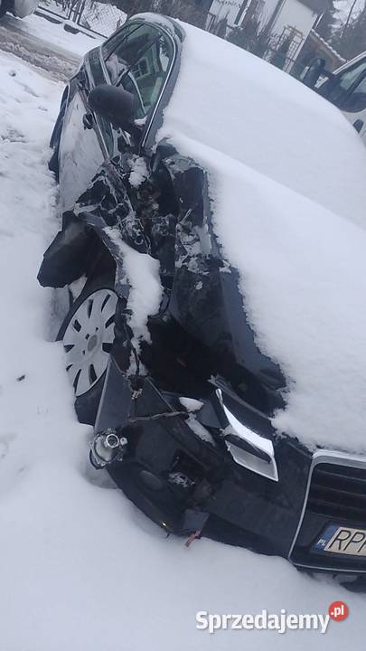Sprzedam audi a4b8 kombi powypadkowe podkarpackie Stubno sprzedam