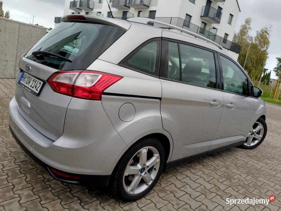 Ford Grand C garażowany