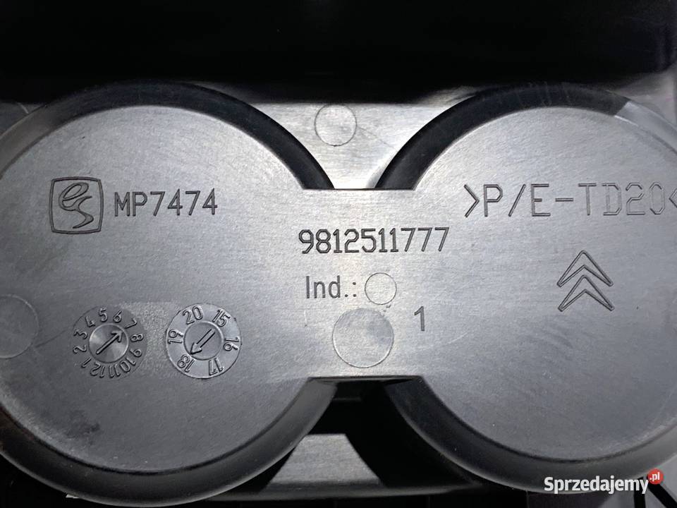 UCHWYT NA NAPOJE CITROEN C3 III 9812511777 1624