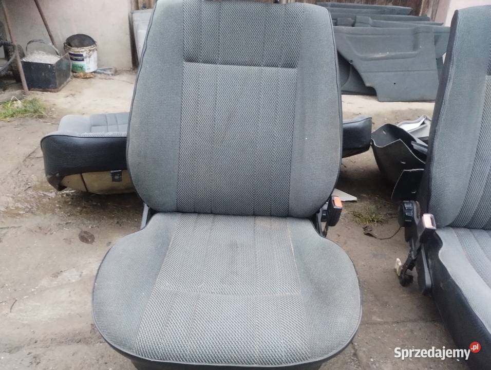 Golf 2 fotele kanapa boczki dywan Rok produkcji 1990 Dębica
