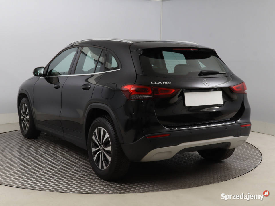 Mercedes GLA GLA 180 pierwszy właściciel sprzedam