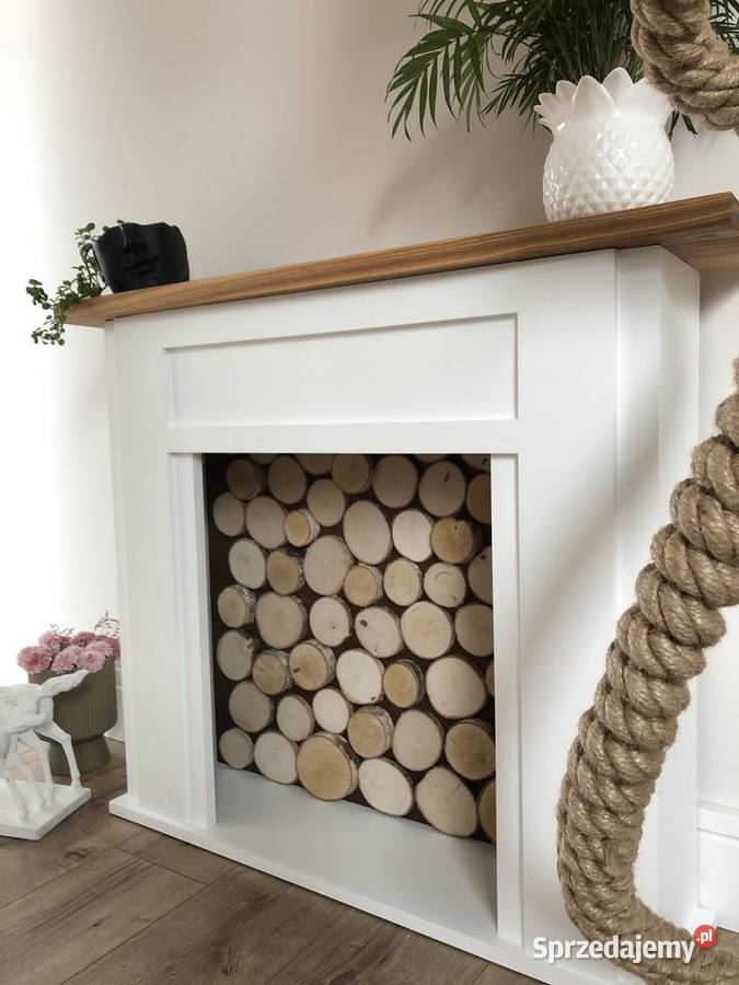 Portal kominkowy z drewna biały drewniana
