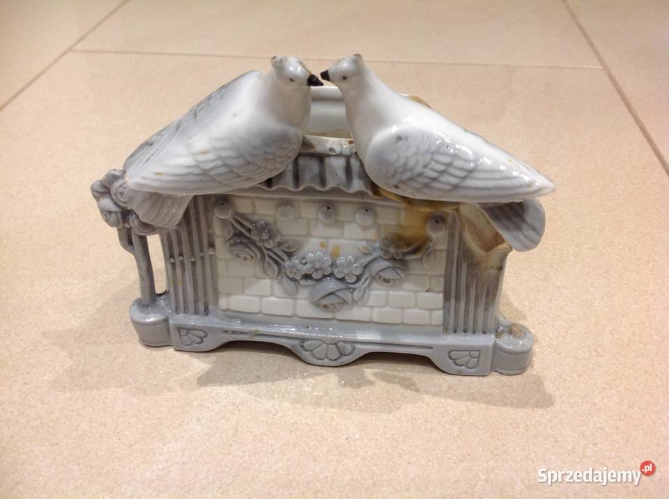 Piękny Wazonik Gołąbki Stara Porcelana Sygnowany Nowa Sól