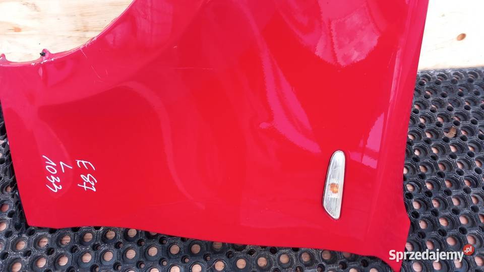 BMW E87 LIFT BŁOTNIK PRZÓD LEWY A61 Zbierkowo