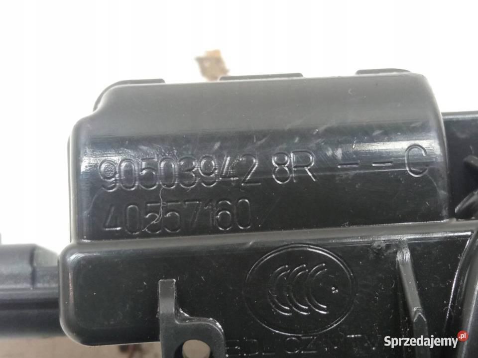 ZAMEK KLAPY BAGAŻNIKA 905039428R Dacia Duster II