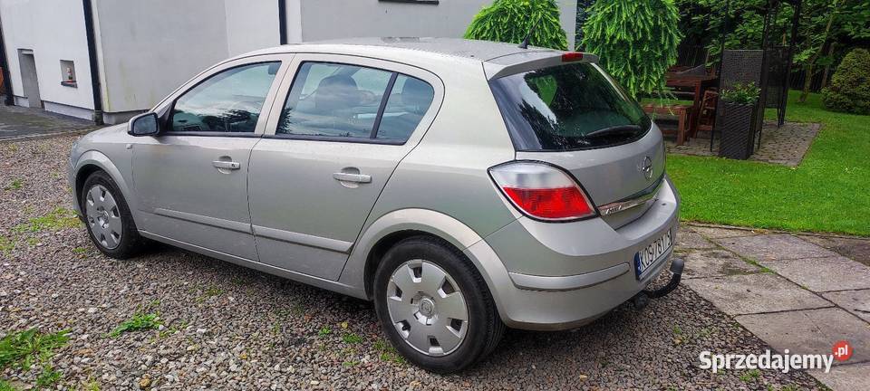 Opel astra h 16 benzyna