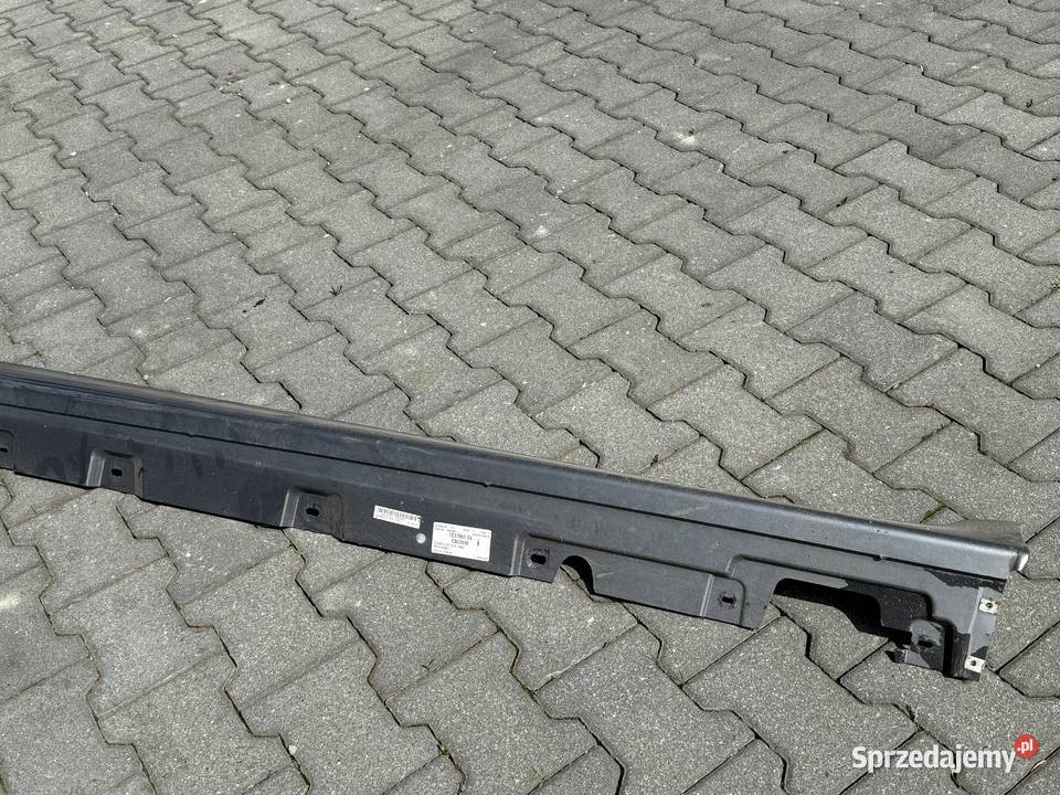 BMW F10 F11 nakładka progu prawa strona listwa Brzozówka
