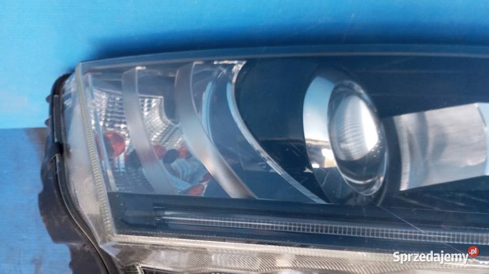 LAMPA PRAWY PRZÓD EUROPA XENON SKODA OCTAVIA III osobowe Nowy Tomyśl