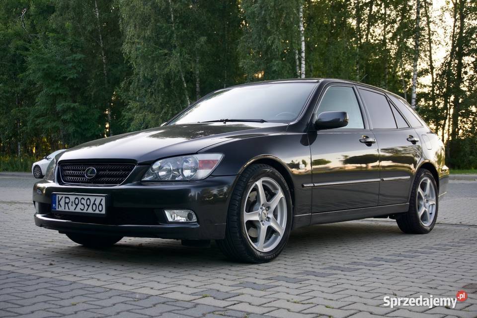 Lexus IS200 SportCross tył napęd manual 214 2x Strumiany