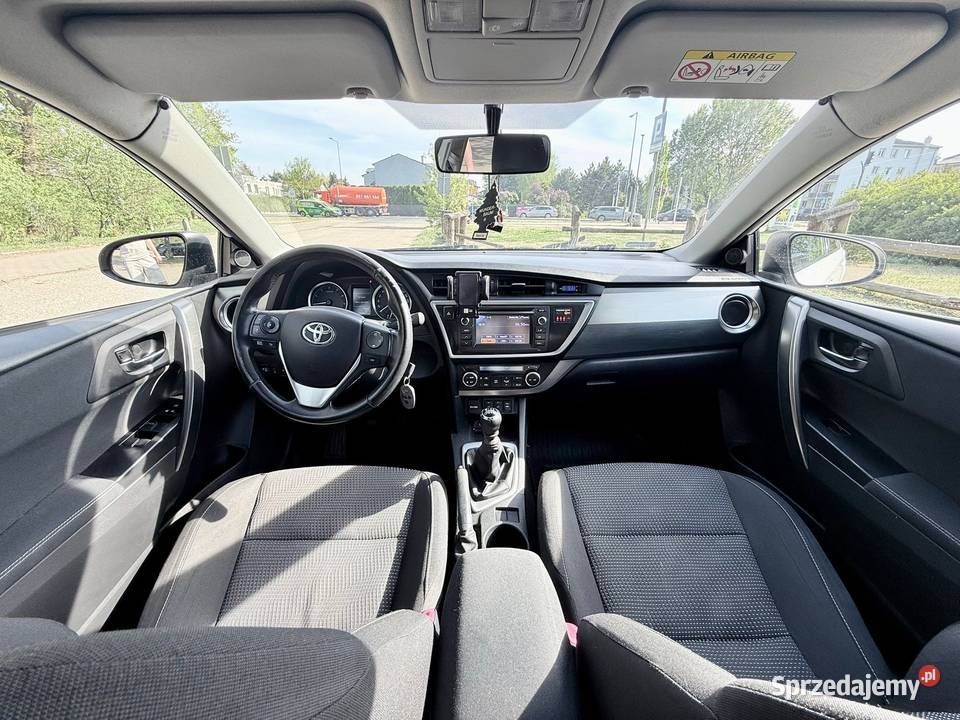 Toyota Auris II 16 benzyna LPG Premium SIPA 185000km