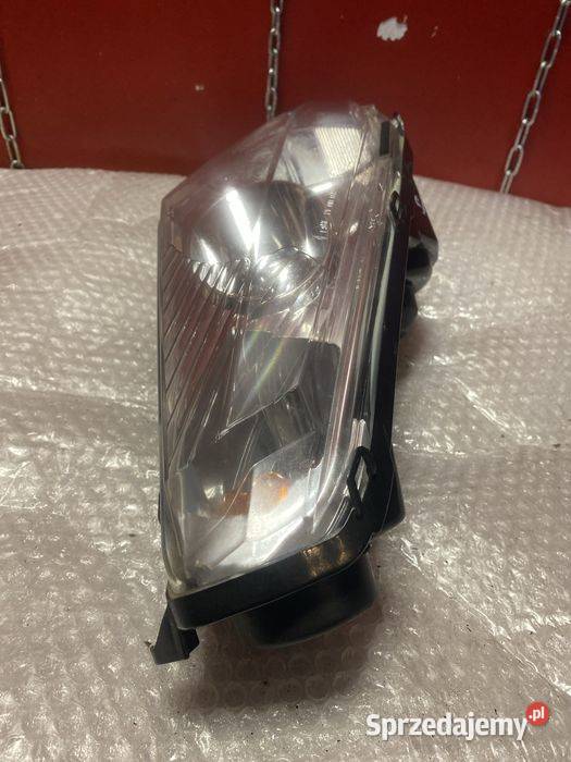 Peugeot Satelis 125 lampa przód reflektor B890 wielkopolskie Poznań