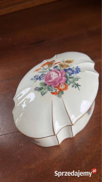 Puzderko Ilmenau Germany Z bukietami kwiatow