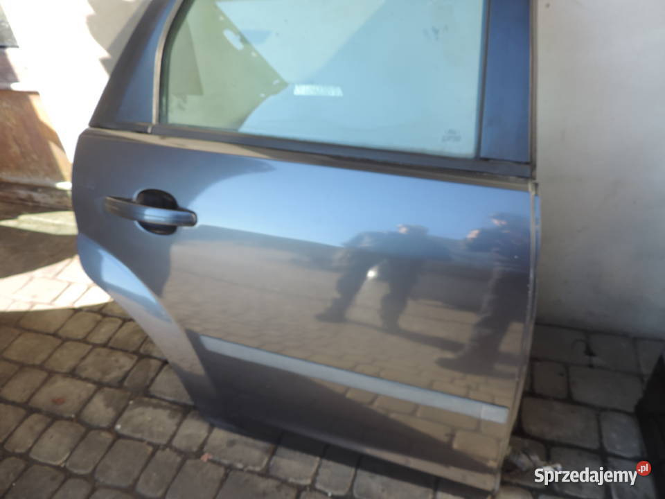 FORD FOCUS MK2 KOMBI DRZWI PRAWY TYŁ KOLOR H4 osobowe Nowy Sącz