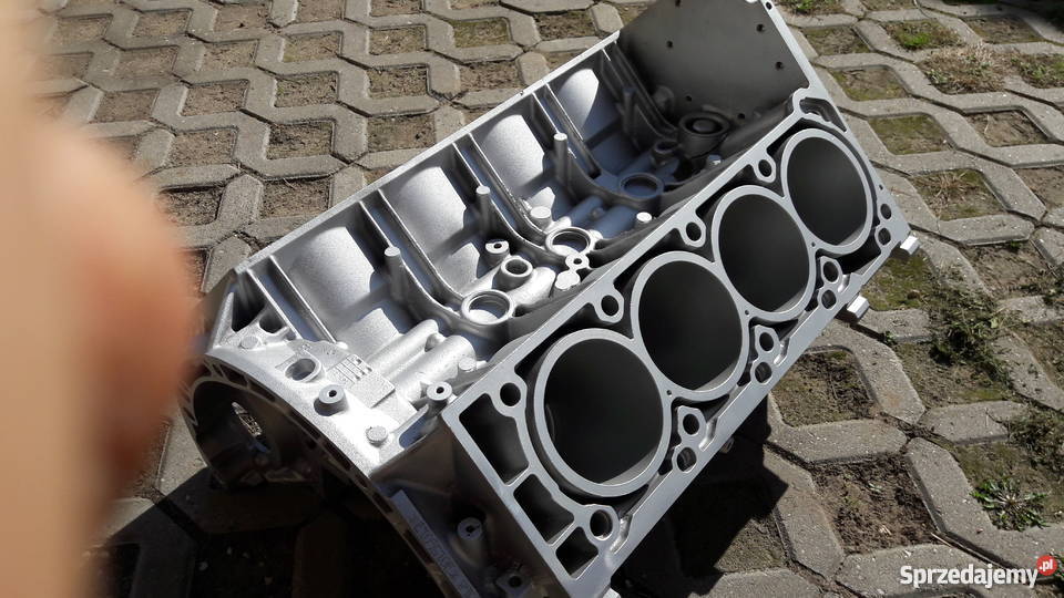 Blok v8 pod stolik z silnika Lędziny