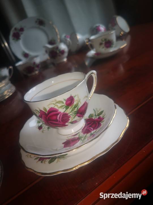 Biała porcelana z bordową różą Colclough Made in Gdańsk