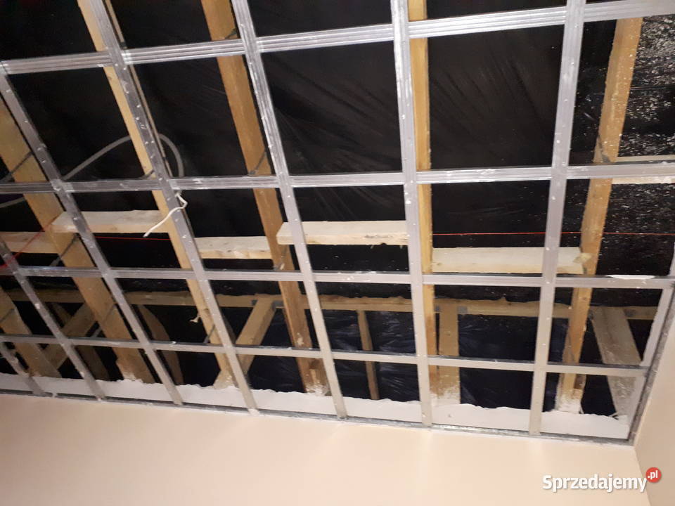 Drewno konstrukcyjne na dach wysezonowane ponad Poznań