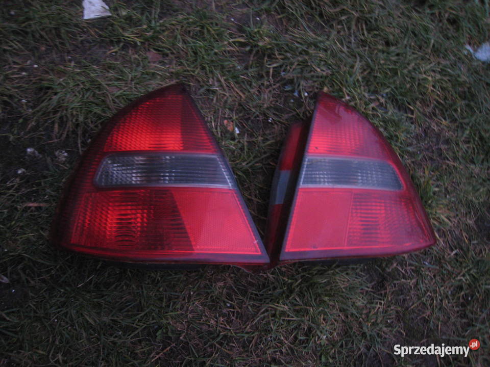 Lampa tylna prawa lewa Mitsubishi Carisma lift