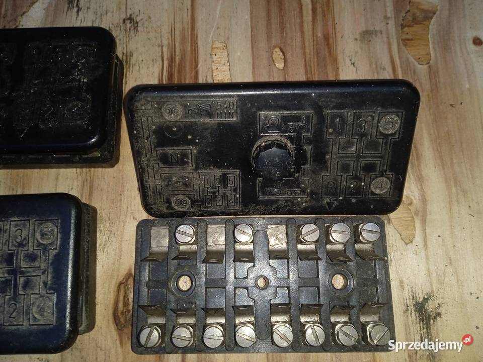 Skrzynka bezpieczników z czasów PRLu Ursus 4011 sprzedam