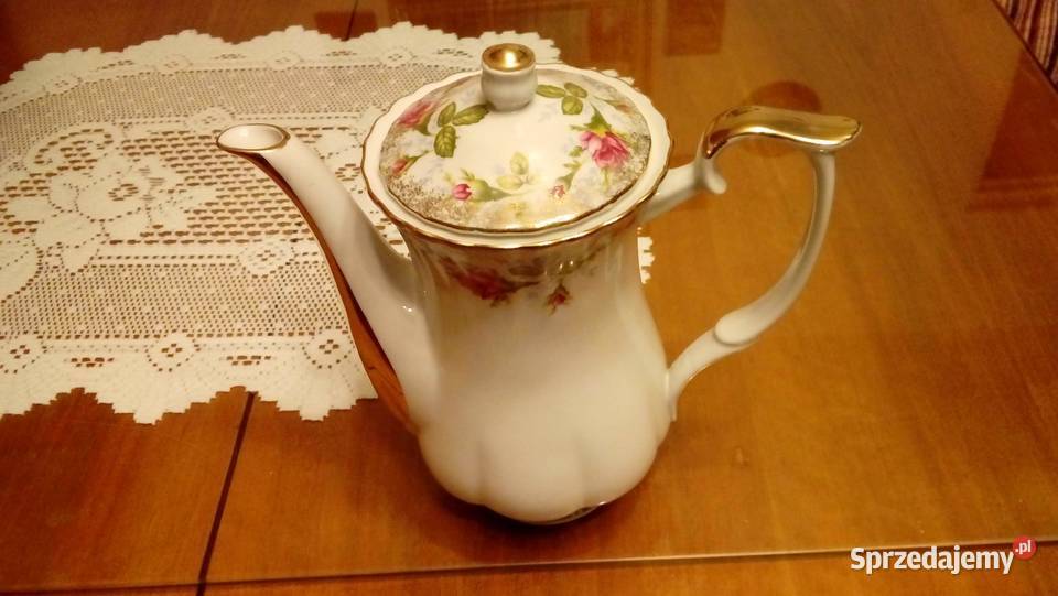 Dzbanek i świecznik trójramienny porcelana Warszawa