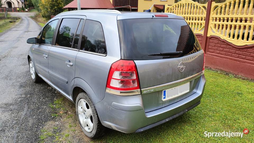 Opel Zafira B lifcie 18 Benzyna 140 2008r 7os Przeworsk