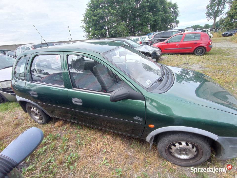 Opel Corsa 12 48 kW 1997 r dawca części Szklarka Myślniewska