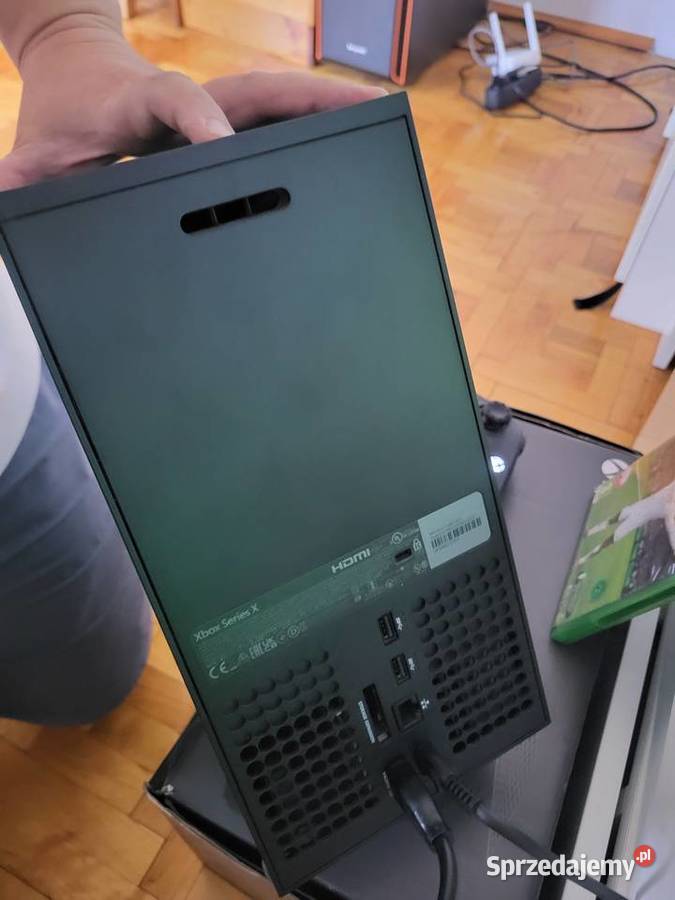 Konsola Xbox Series X 2 pady pudełko okablowanie Libiąż