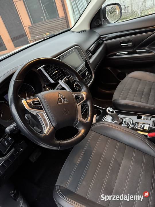 Mitsubishi Outlander PHEV 2019