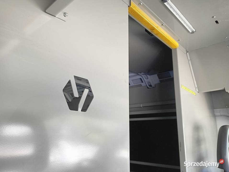 ŚCIANA GRODZIOWAPRZEJŚCIE NA PAKĘ Radomsko sprzedam