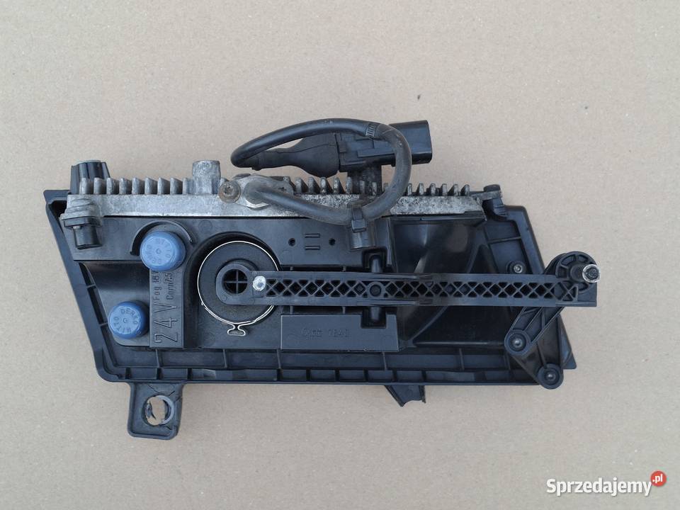 SCANIA R S HALOGEN LED LAMPA PRZECIWMGIELNA Bieleń