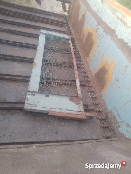 Rozrzutnik obornika nieuszkodzony Rozrzutniki obornika