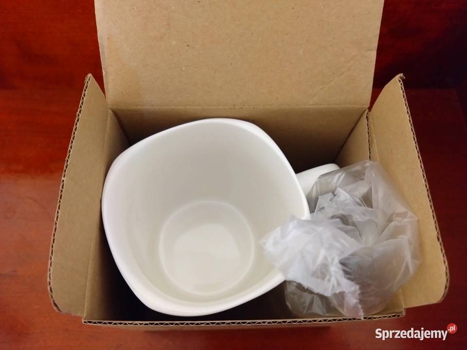 Liryka Epika Dramat kubek biały z uchem sprzedam
