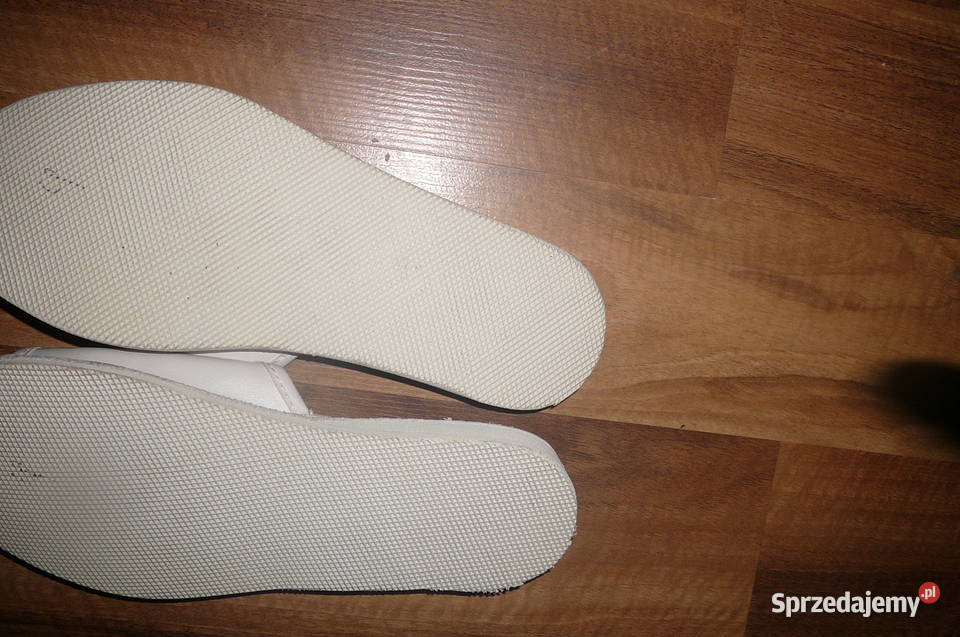 Pantofle skórzane 3 pary 37 Pozostałe Wrocław