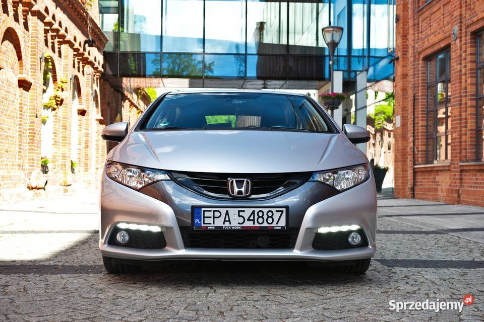 Honda Civic IX 18 vtec 142 konie 2012 Zadbany i poduszka powietrzna Pabianice