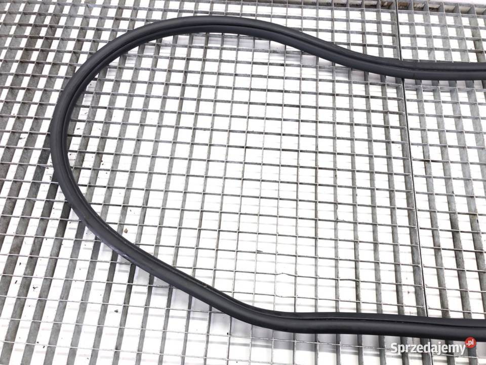 USZCZELKA DRZWI PRZÓD PRAWA BMW F30 Hatchback