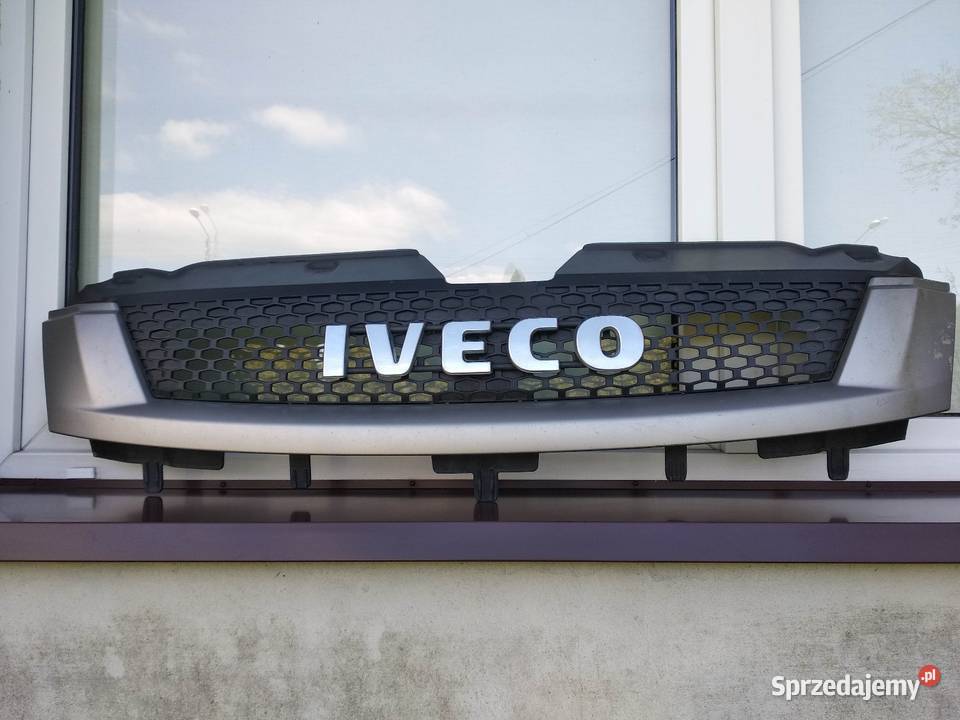 Iveco Daily IV grill atrapa przednia oryginał OE Atrapy Sieradz sprzedam