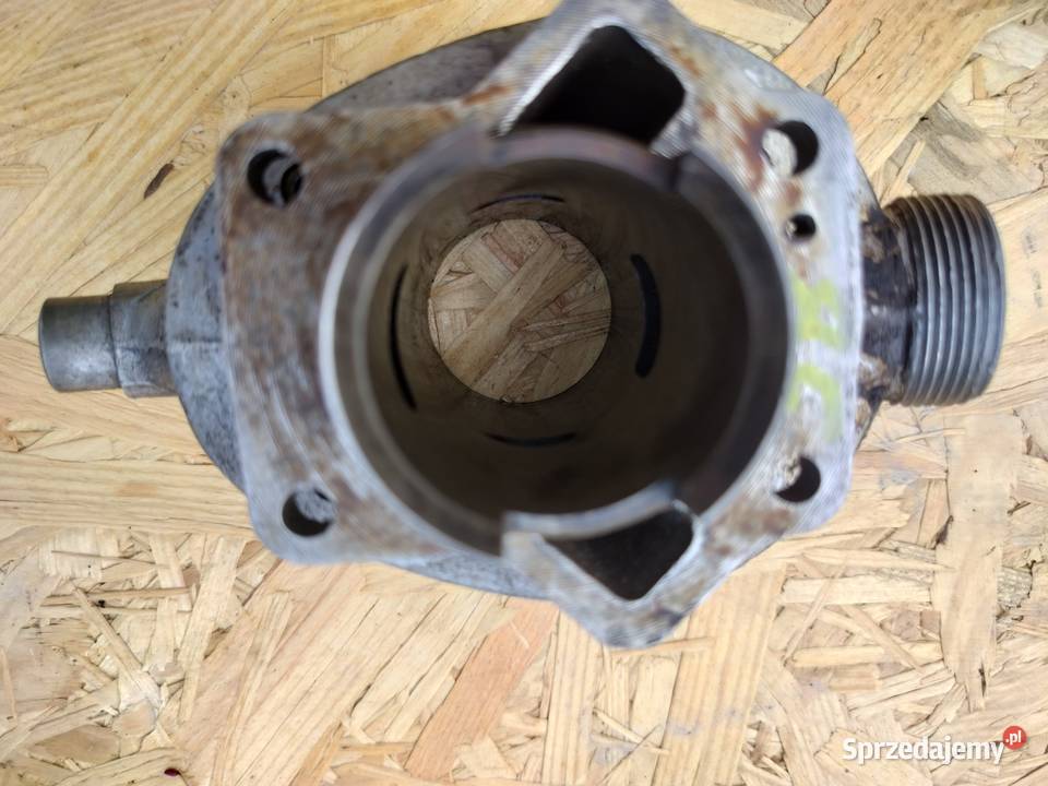 KOMAR SZTYWNIAK CYLINDER SILNIKA ORYGINAL ZMD Kęty